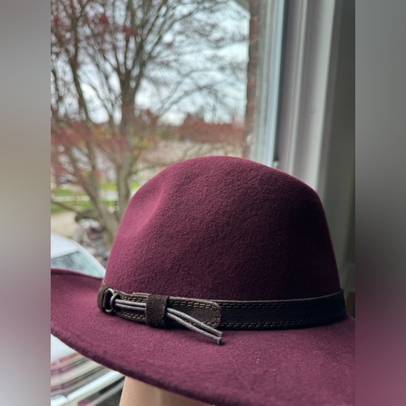 Gelso Bianco Hat. 100% Wool+Leather Band. Size Adjustable. Color Burgundy. - Picture 2 of 7